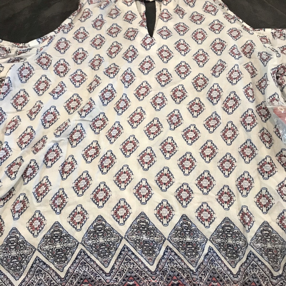 NWT Jr’s Size M Arizona shirt exposed shoulders